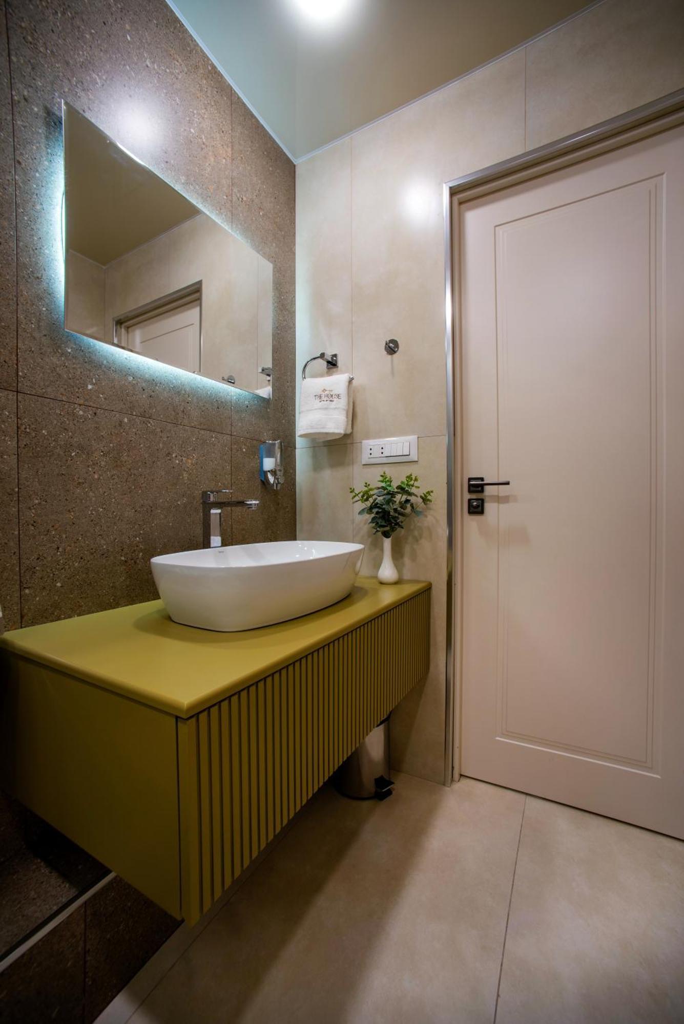 The House Hotel Γιερεβάν Εξωτερικό φωτογραφία